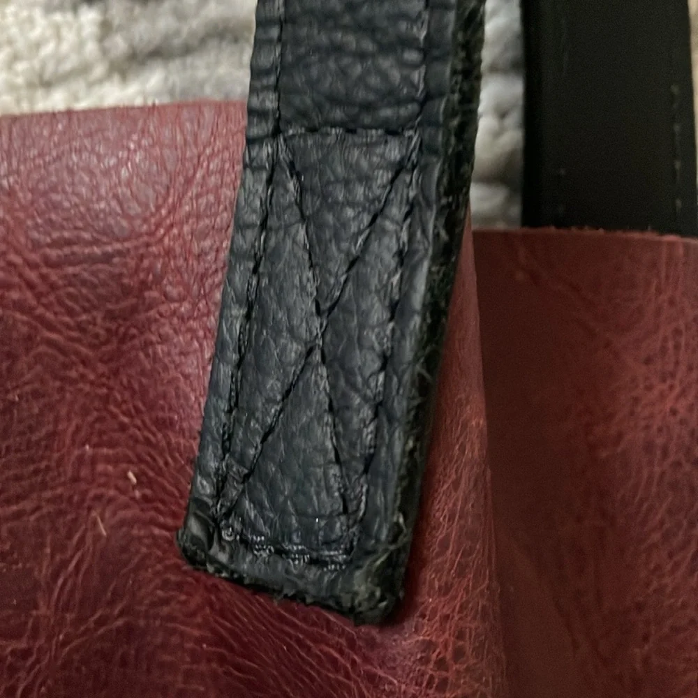 Beautiful Red leather handmade shoulder bag - Picture 4 of 11